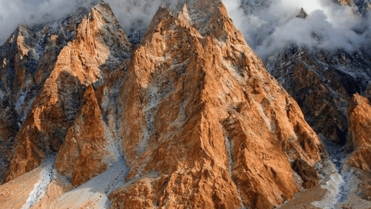 Passu Cones